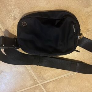 Lululemon sling bag authentic. Navy blue.
